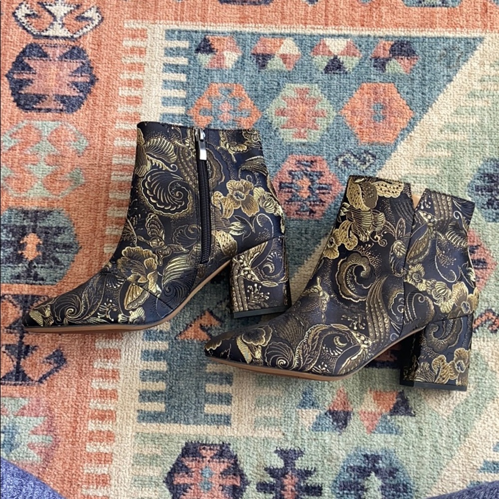 NWOT Franco Sarto Black and Gold Booties